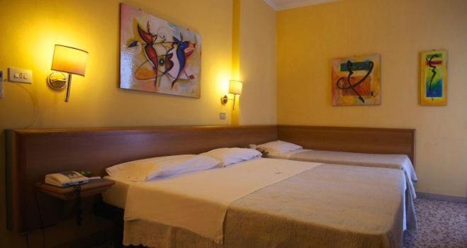 Astor Hotel 2*